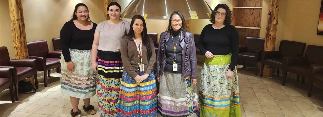 Améliorer l’accès aux soins sécuritaires sur le plan culturel au moyen de l’auto-identification volontaire chez les patients et familles membres des Premières Nations, des Métis et des Inuits